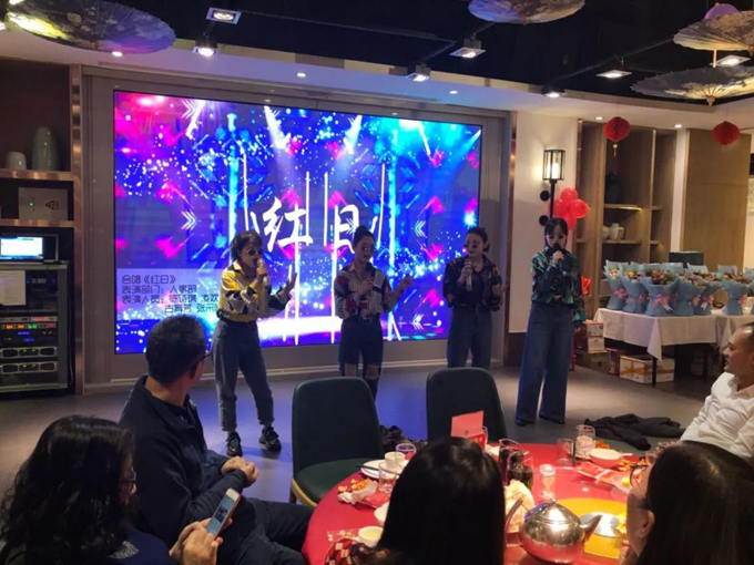红日歌曲表演 红日歌曲表演
