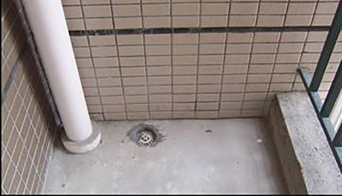 阳台雨水管.jpg